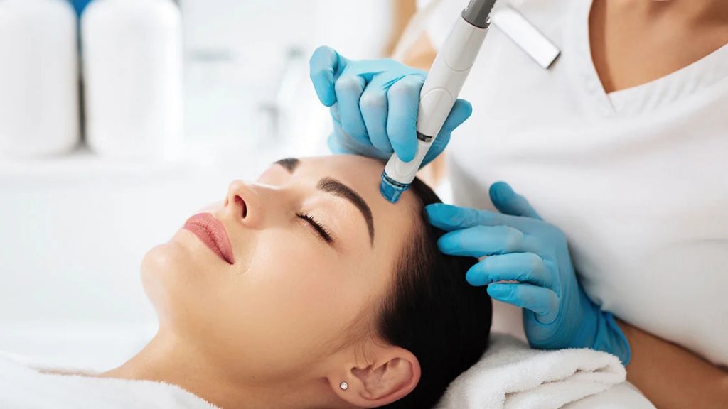 Hydrafacial for Aging Skin reduces fine lines and wrinkles, boosts collagen, and deeply hydrates for smoother, youthful skin.